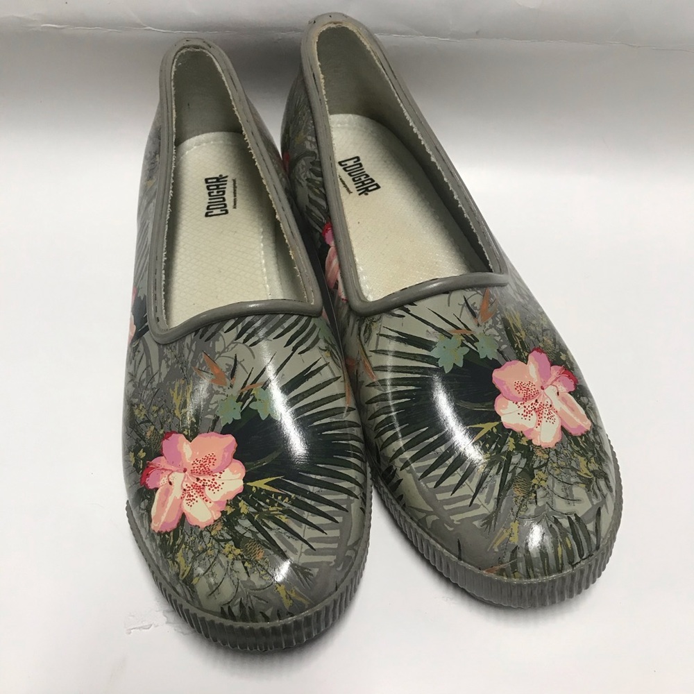 Cougar shoes plastic size 9